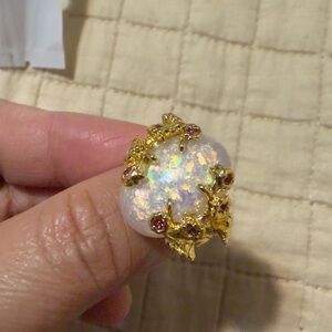 Elegant Fashion Gold tone and handmade glass White clone Opal Ring with box